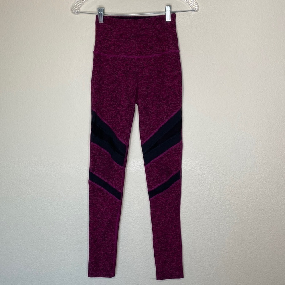 Beyond yoga space dye plum leggings mesh front Sz small